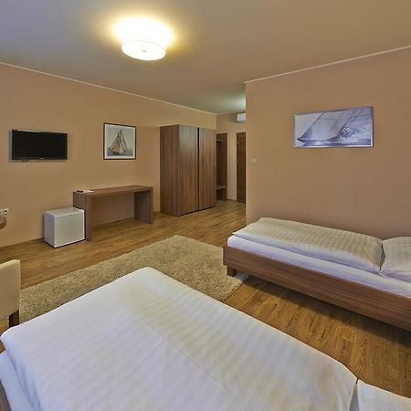 Penzion Club Skalica Extérieur photo