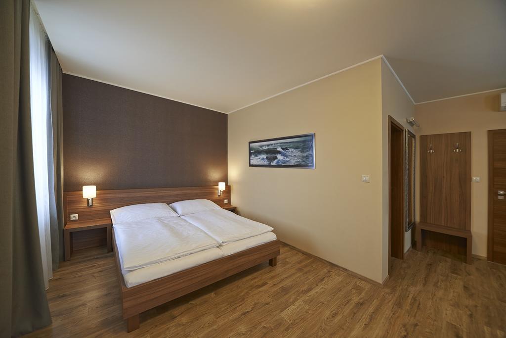 Penzion Club Skalica Extérieur photo